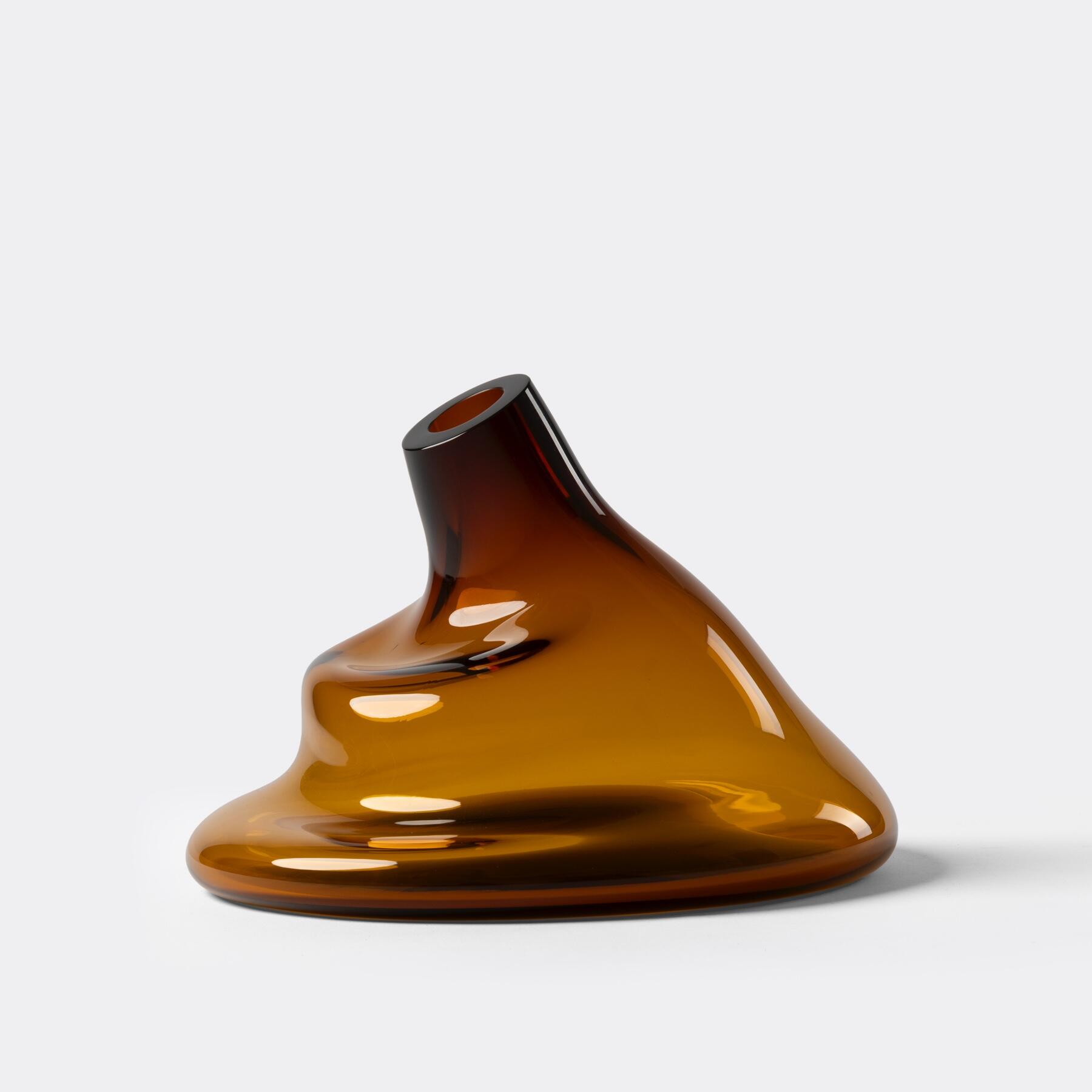 Morphosis vase 1 dark ambar